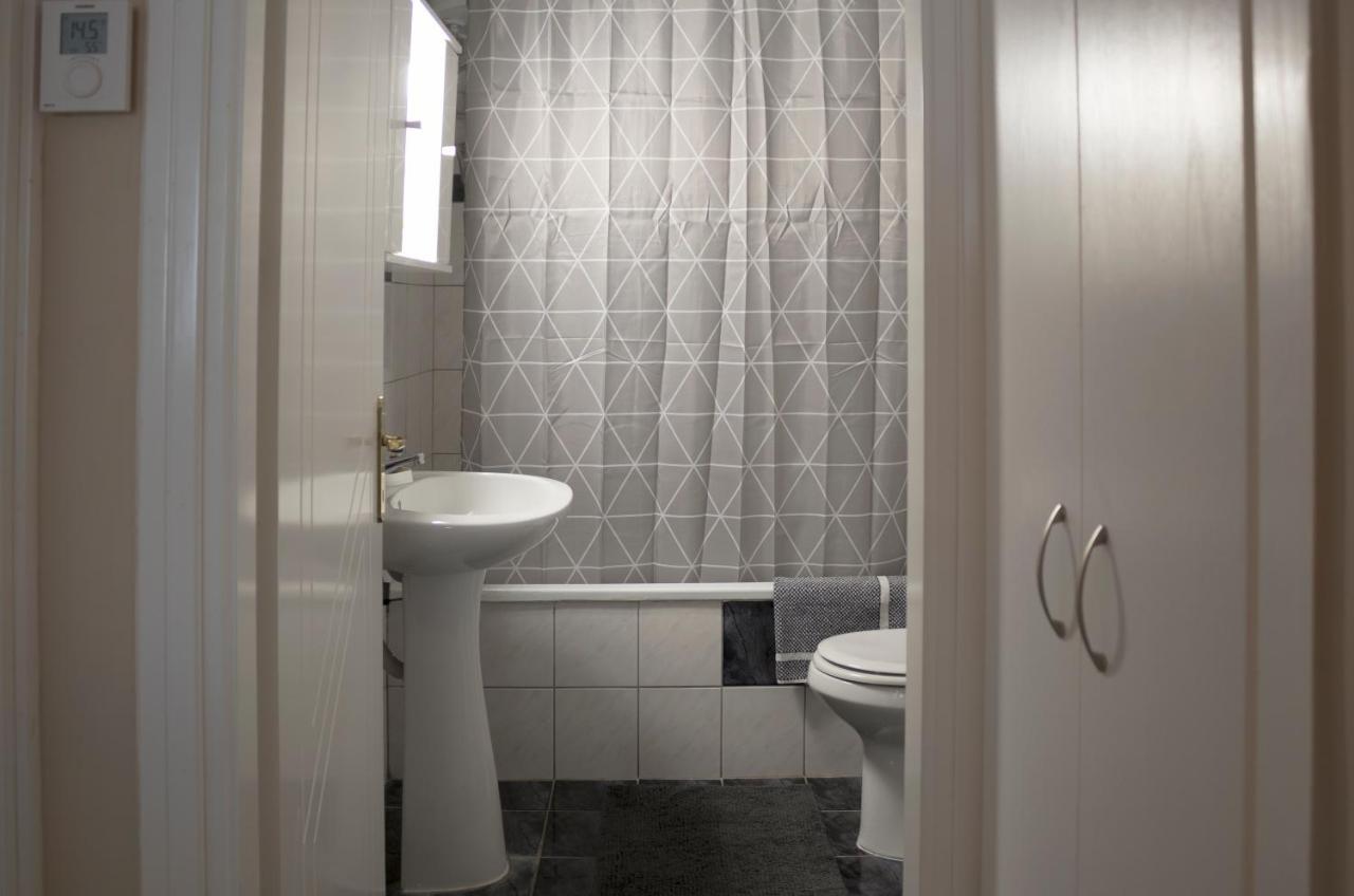Silene Luxury Apartment Néa Péramos Dış mekan fotoğraf
